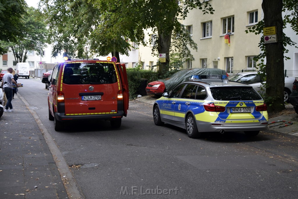 Feuer Koeln Vingst Noerdlingerstr P29.JPG - Miklos Laubert